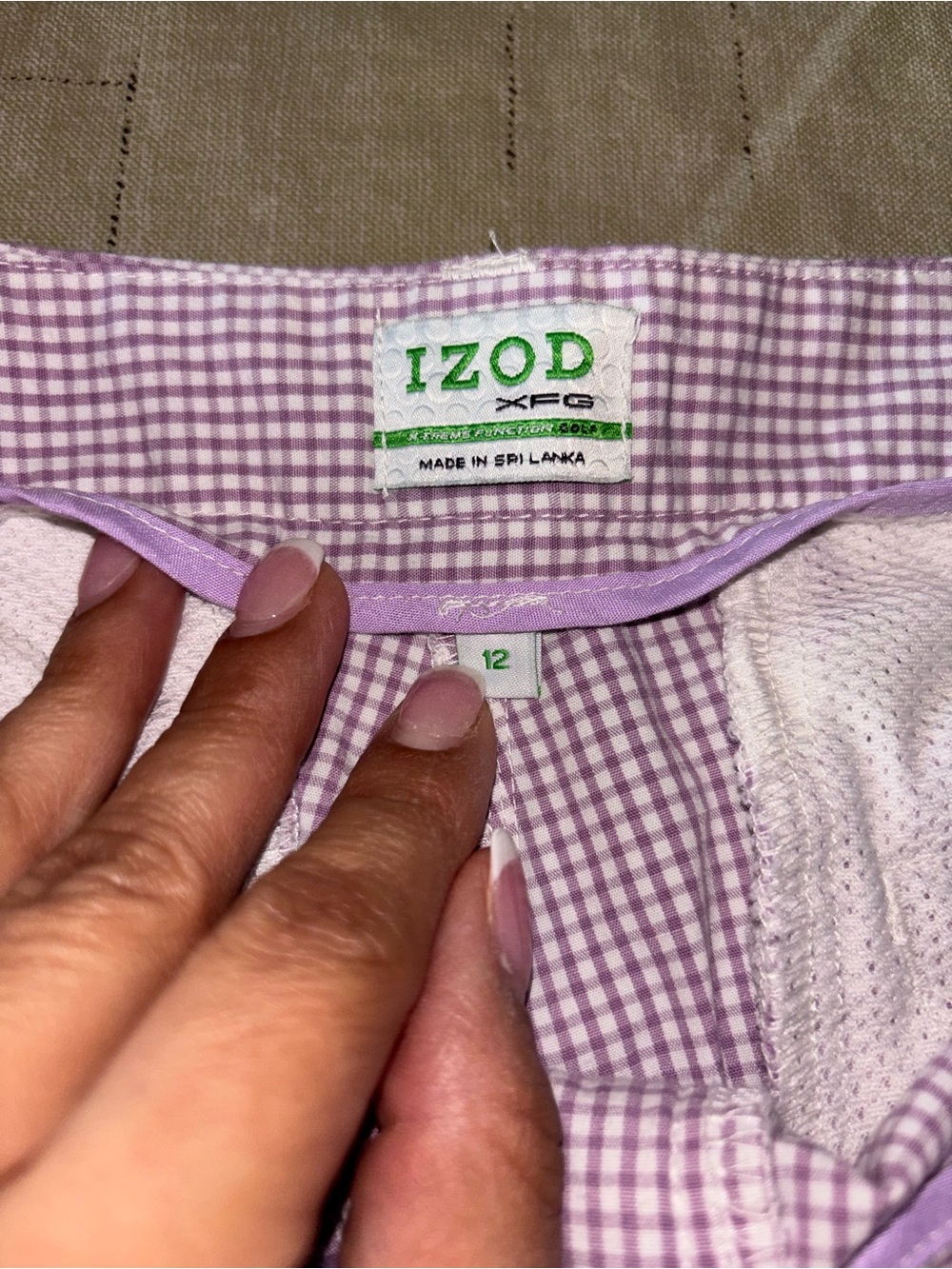 Izod XFG Chino Stretch Shorts Womens Size 12 Mid Rise Lavender White Check Golf